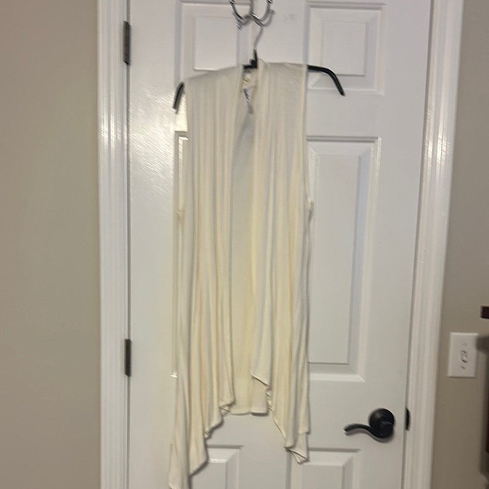 Azules Cream Asymmetrical Sleeveless Tunic